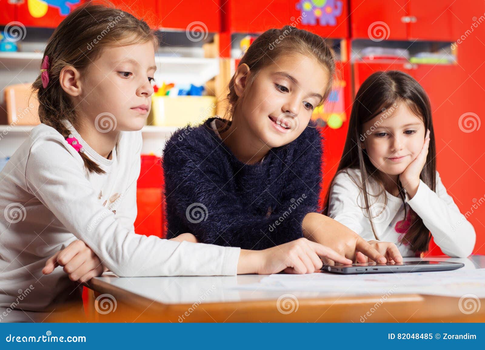 Kinder Lernspiele Für Tablet Kinder Spielen Tablet Bilder